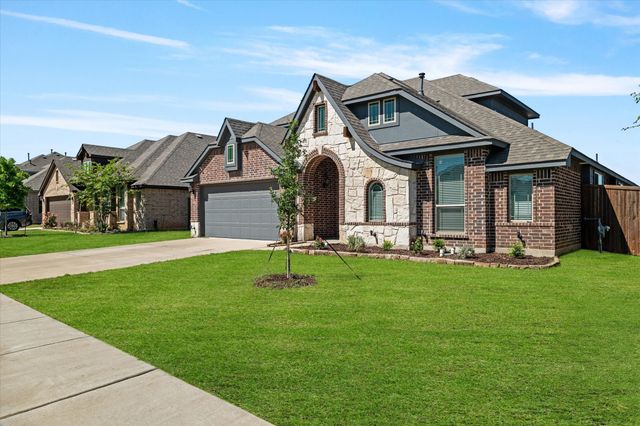 1036 English Oak Drive, Burleson, TX 76028