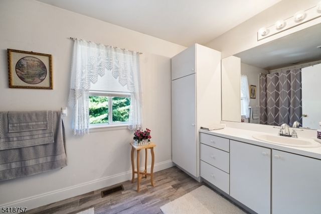 10 Wind Meadow Trl, Hardyston Twp., NJ 07419