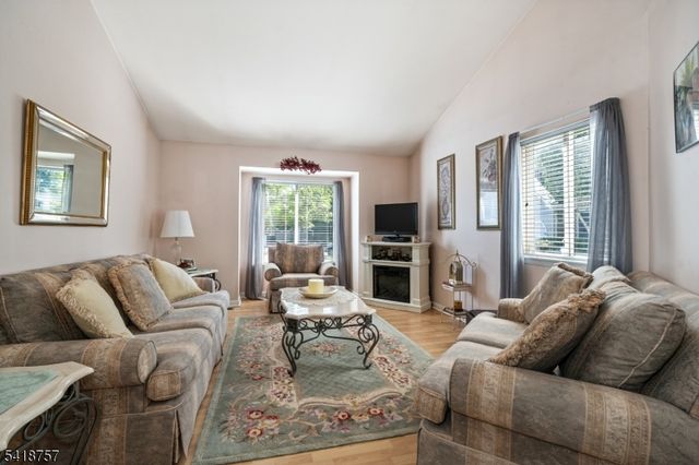 10 Wind Meadow Trl, Hardyston Twp., NJ 07419