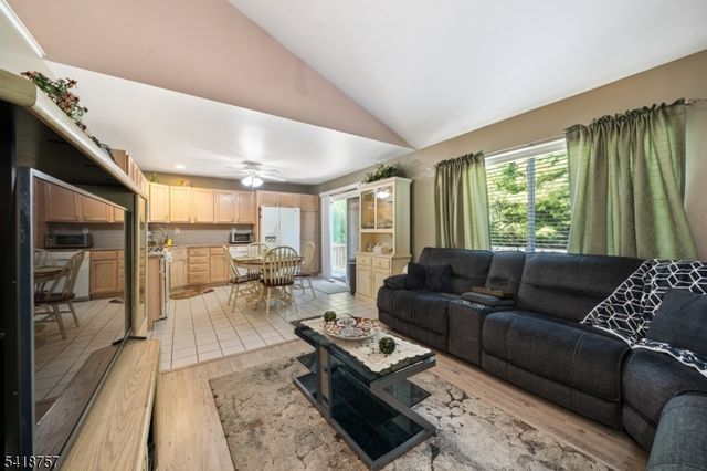 10 Wind Meadow Trl, Hardyston Twp., NJ 07419