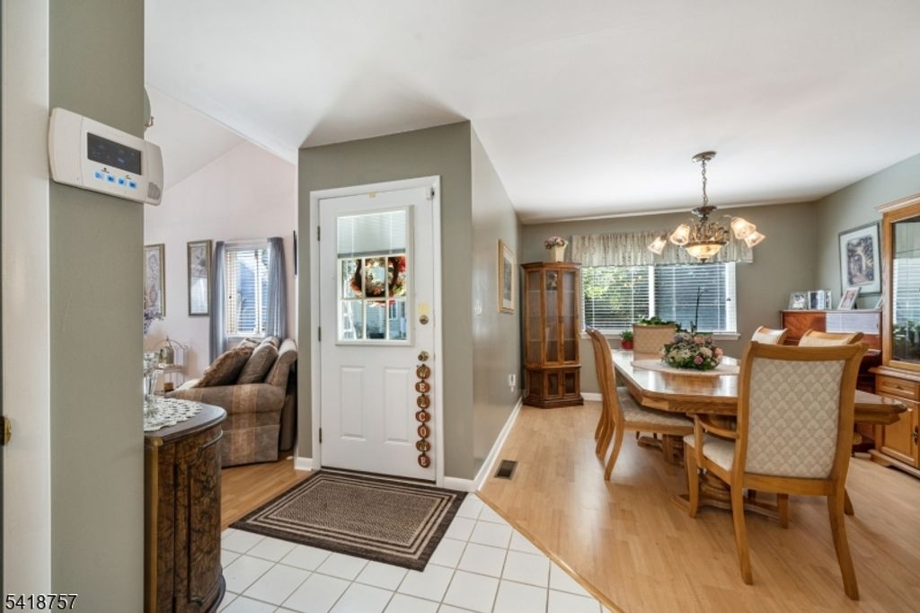 Image 2 of property listing at 10 Wind Meadow Trl, Hardyston Twp., NJ 07419