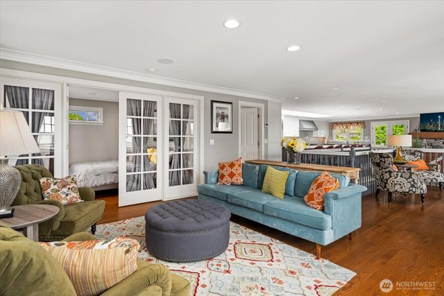 10207 NE 60th Street, Kirkland, WA 98033