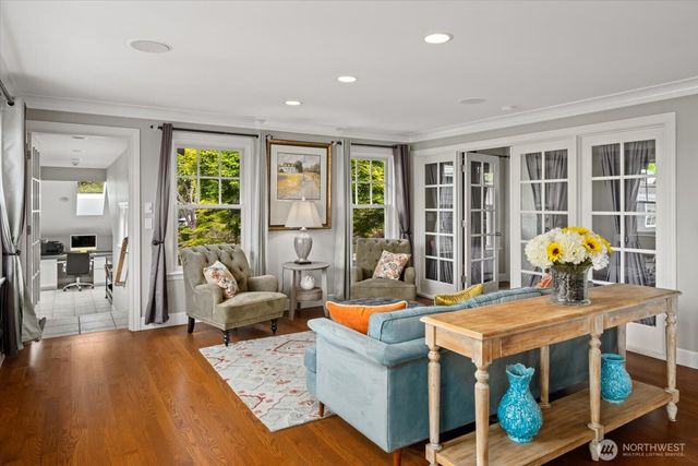 10207 NE 60th Street, Kirkland, WA 98033