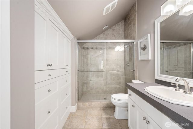 10207 NE 60th Street, Kirkland, WA 98033