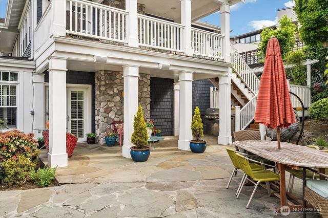 10207 NE 60th Street, Kirkland, WA 98033