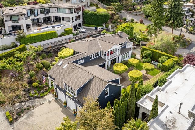 10207 NE 60th Street, Kirkland, WA 98033