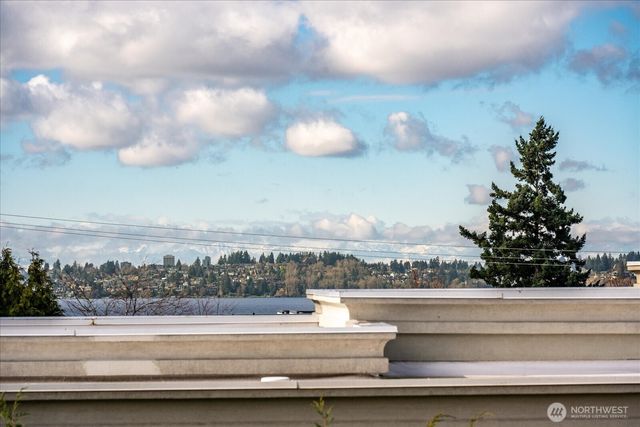 10207 NE 60th Street, Kirkland, WA 98033