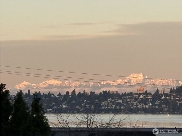 10207 NE 60th Street, Kirkland, WA 98033