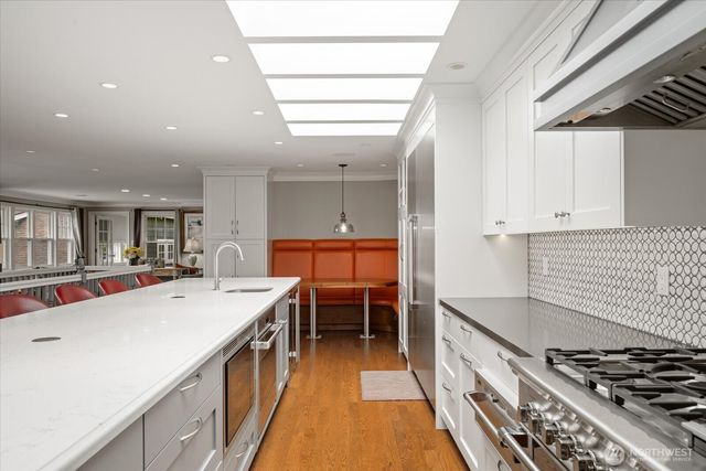 10207 NE 60th Street, Kirkland, WA 98033