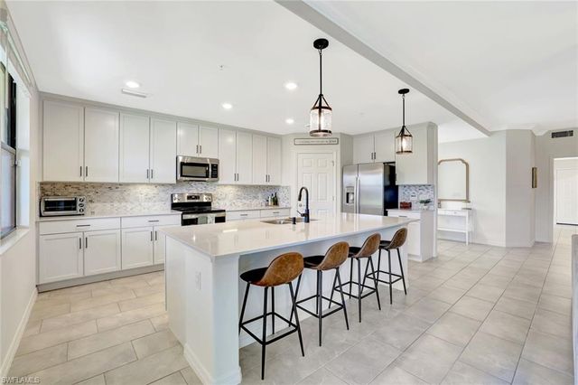 2368 Anguilla DR # 102, Naples, FL 34120