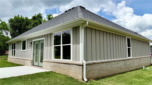 147 County Avenue, Lincoln, AR 72744