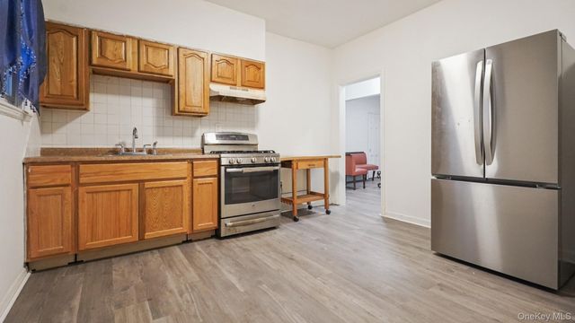 252 S 10th Avenue 2R, Mount Vernon, NY 10550