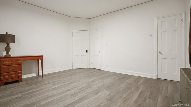 252 S 10th Avenue 2R, Mount Vernon, NY 10550