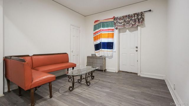 252 S 10th Avenue 2R, Mount Vernon, NY 10550