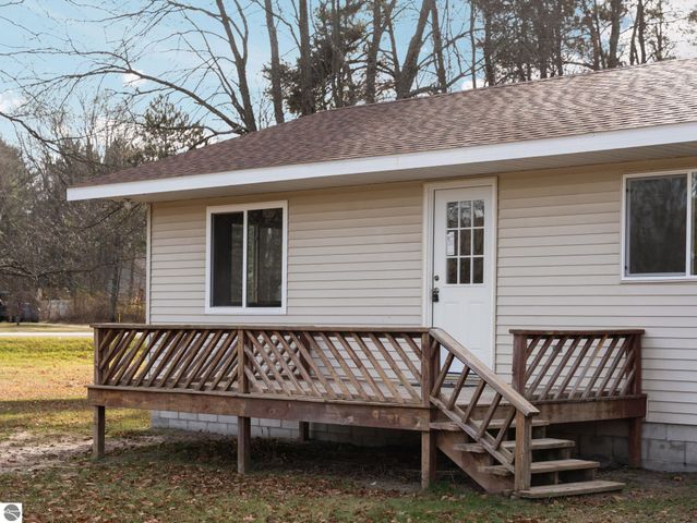 7808 Bacchanalia Court, Cadillac, MI 49601