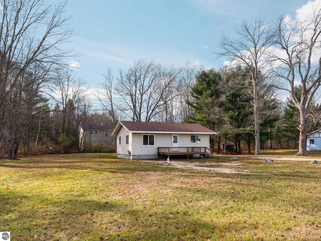 7808 Bacchanalia Court, Cadillac, MI 49601