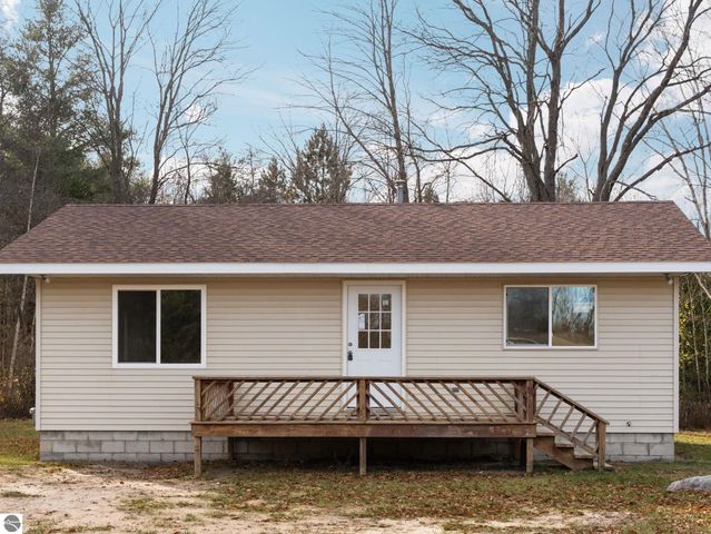 7808 Bacchanalia Court, Cadillac, MI 49601