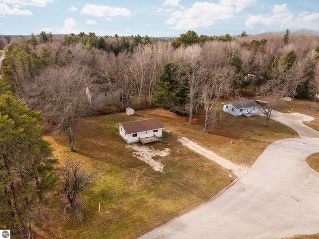 7808 Bacchanalia Court, Cadillac, MI 49601