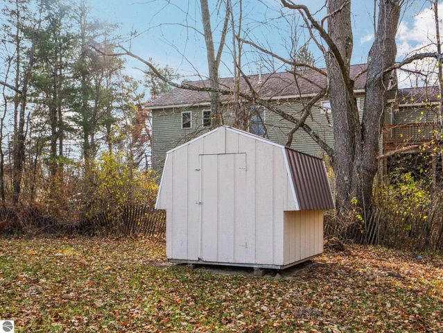 7808 Bacchanalia Court, Cadillac, MI 49601