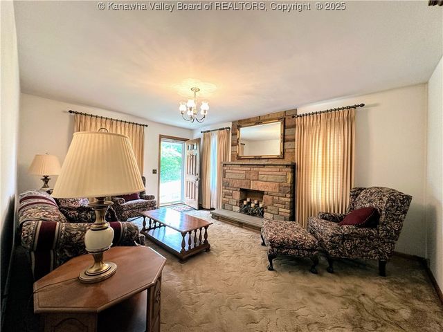 2195 Oakridge Drive, Charleston, WV 25311