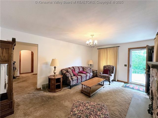 2195 Oakridge Drive, Charleston, WV 25311