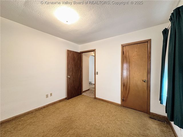 2195 Oakridge Drive, Charleston, WV 25311