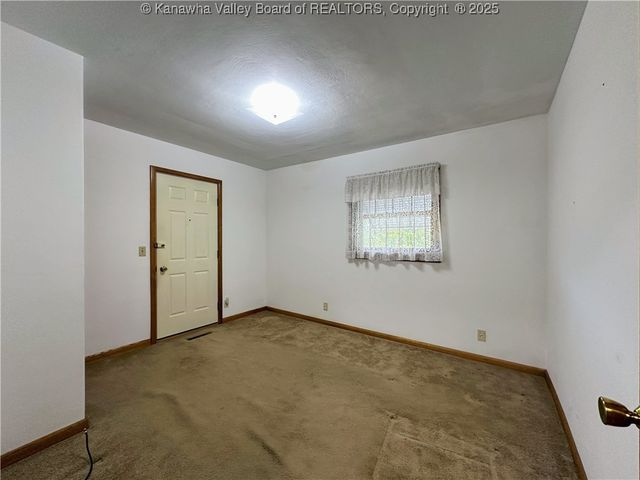 2195 Oakridge Drive, Charleston, WV 25311