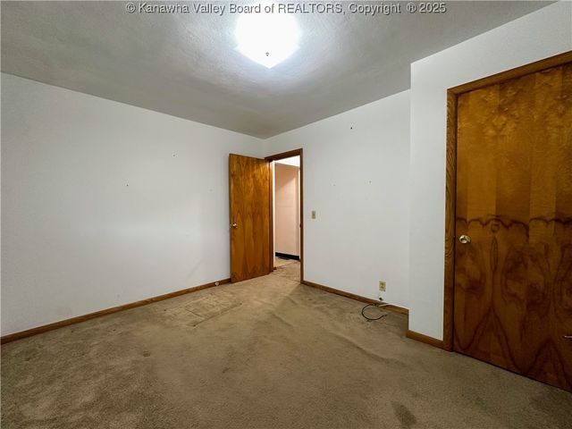 2195 Oakridge Drive, Charleston, WV 25311