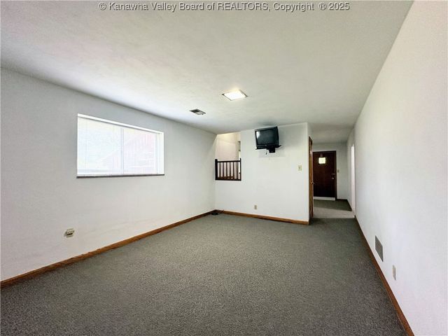 2195 Oakridge Drive, Charleston, WV 25311