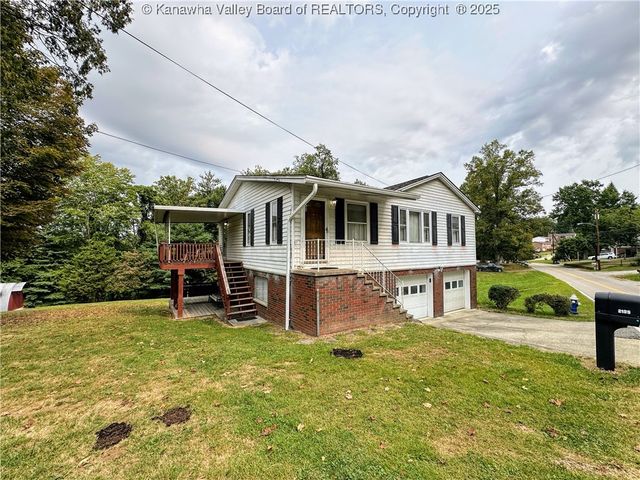 2195 Oakridge Drive, Charleston, WV 25311
