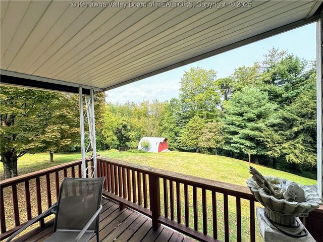 2195 Oakridge Drive, Charleston, WV 25311