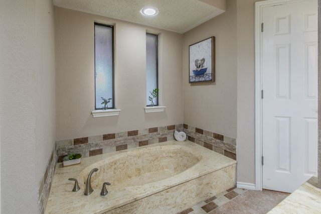 3302 Oxford Drive, Rowlett, TX 75088