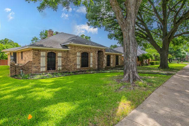 3302 Oxford Drive, Rowlett, TX 75088