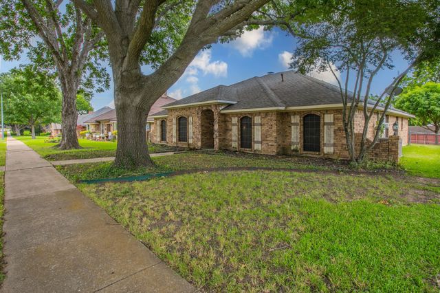 3302 Oxford Drive, Rowlett, TX 75088