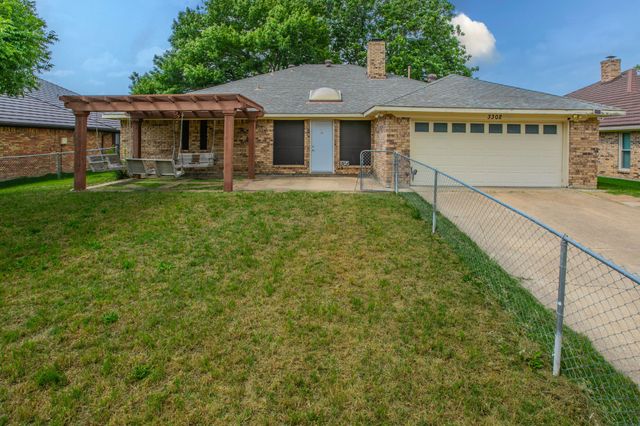 3302 Oxford Drive, Rowlett, TX 75088
