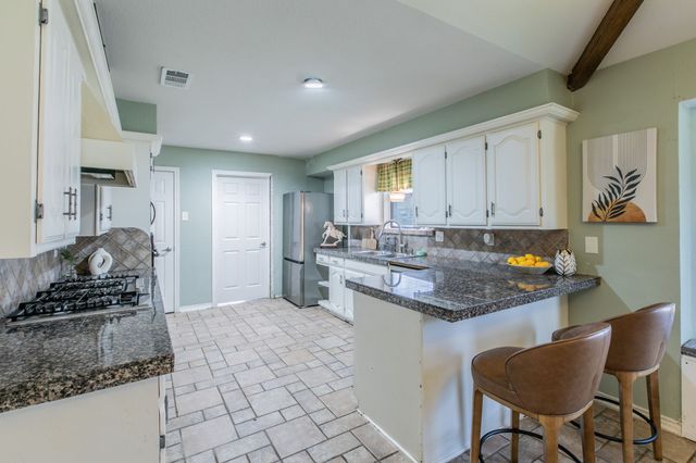 3302 Oxford Drive, Rowlett, TX 75088