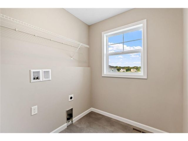 902 Pine Vale, Somerset, WI 54025