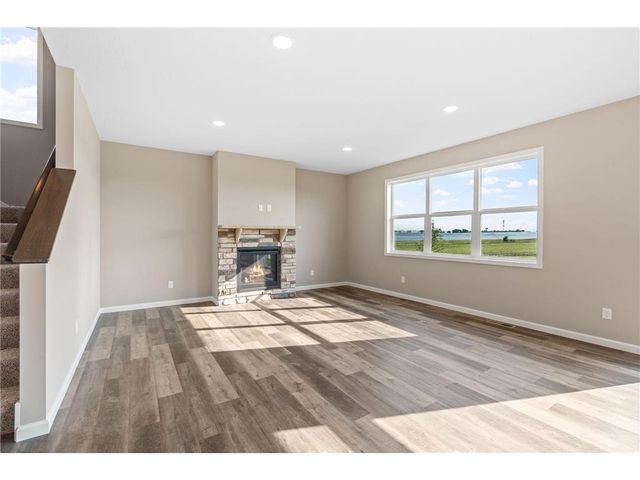 902 Pine Vale, Somerset, WI 54025