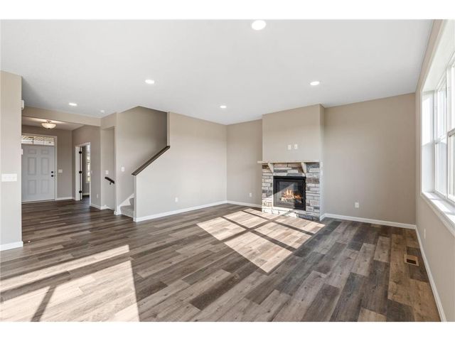 902 Pine Vale, Somerset, WI 54025