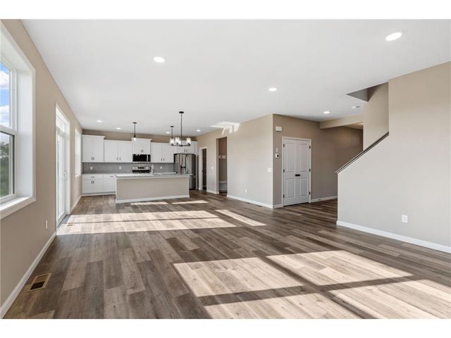 902 Pine Vale, Somerset, WI 54025