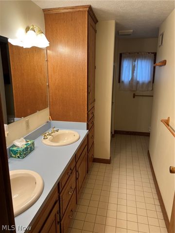 213 E 27th Street, Dover, OH 44622