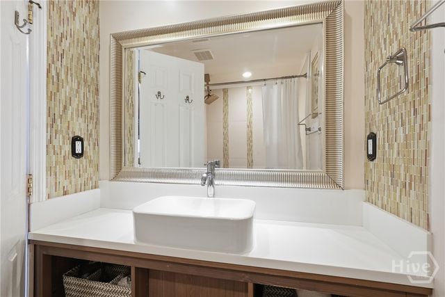 109 E Park Avenue, Savannah, GA 31401