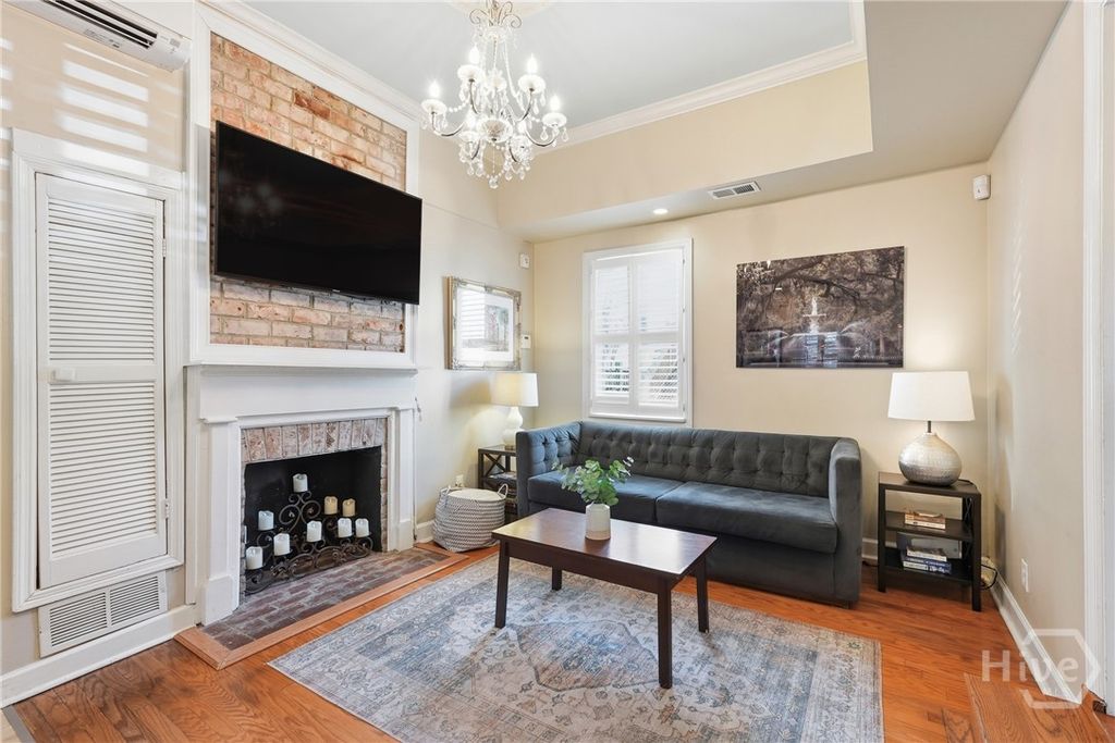 109 E Park Avenue, Savannah, GA 31401