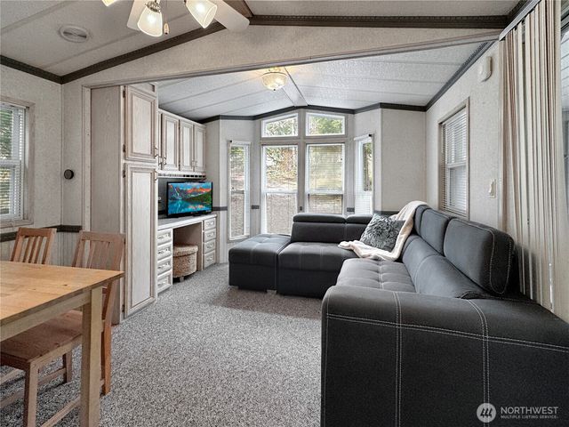 19 7 Big Tree Drive, Deming, WA 98244
