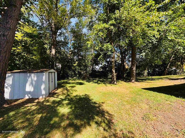 304 S State Road, Davison, MI 48423
