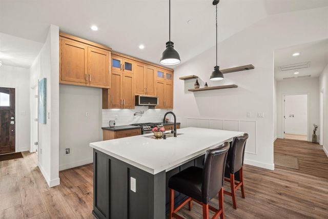 488 Woodgate Rd, Valley Springs, CA 95252