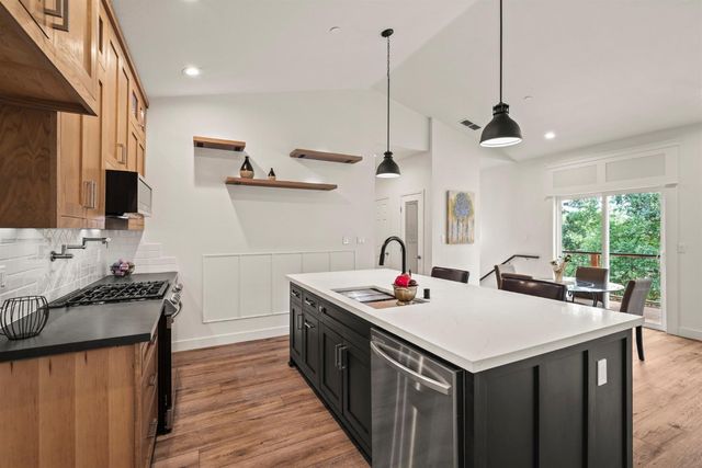 488 Woodgate Rd, Valley Springs, CA 95252