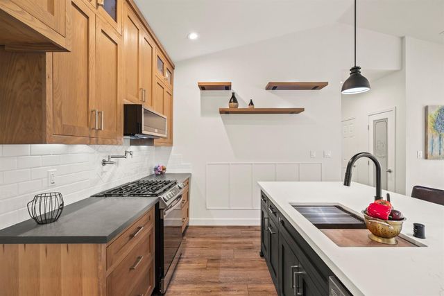 488 Woodgate Rd, Valley Springs, CA 95252