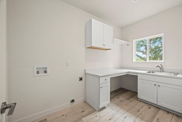 488 Woodgate Rd, Valley Springs, CA 95252