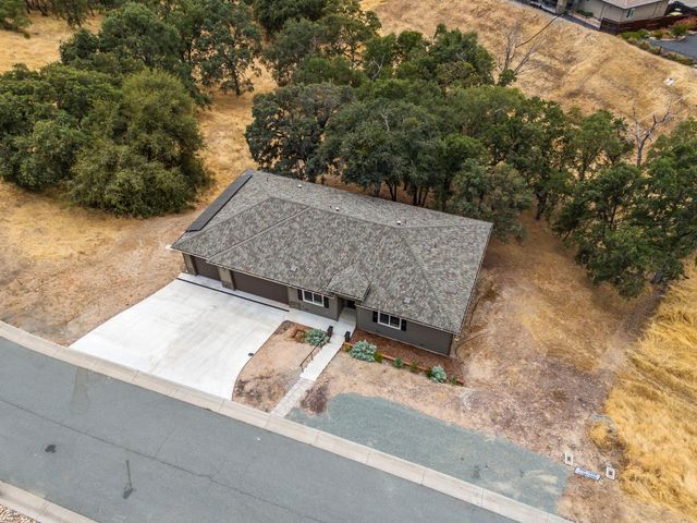 488 Woodgate Rd, Valley Springs, CA 95252